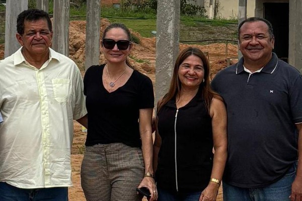 MÃOS À OBRA