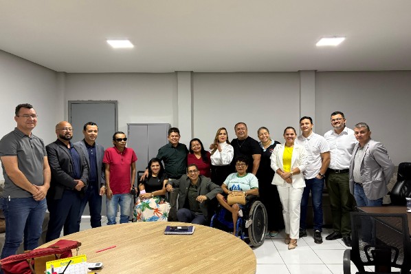 CÂMARA DE AÇAILÂNDIA RECEBE REPRESENTANTES DE ENTIDADES DOS DIREITOS DA PESSOA COM DEFICIÊNCIA...