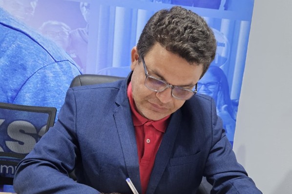 CÂMARA APROVA PROPOSTA POR MAIS CUIDADO E ACOLHIMENTO NAS ESCOLAS!
