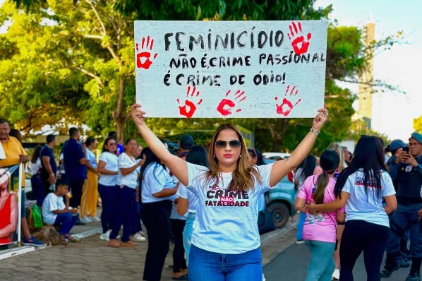 CÂMARA MUNICIPAL PRESENTE NA CAMINHADA PELA VIDA DAS MULHERES!