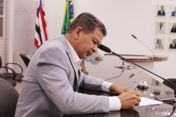 CÂMARA APROVA REQUERIMENTO PARA RECUPERADA COM ASFALTO DA RUA JUAZEIRO NO BAIRRO JACÚ