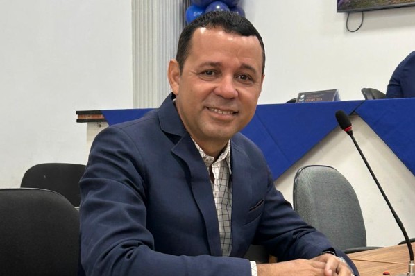 CÂMARA  APROVA REQUERIMENTO PARA CONSTRUÇÃO DE PRAÇA PÚBLICA NO BAIRRO VALE DO AÇAÍ