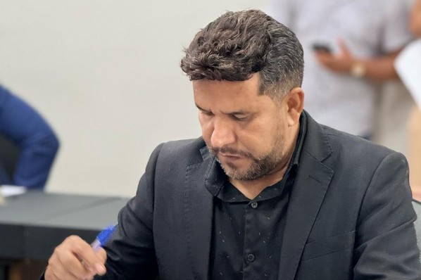 CÂMARA MUNICIPAL APROVA REQUERIMENTO PARA MELHORIAS NA INFRAESTRUTURA DO BAIRRO NOVA AÇAILÂNDIA...