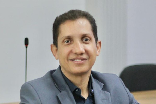 CAMPO DE FUTEBOL PARA O BAIRRO COLINA PARK: CÂMARA APROVA REQUERIMENTO DO VEREADOR DR. RODRIGO