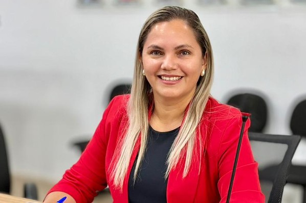 CÂMARA MUNICIPAL APROVA INDICAÇÃO PARA CONTRATAÇÃO DE ENFERMEIRO OBSTETRA NO CÓRREGO NOVO