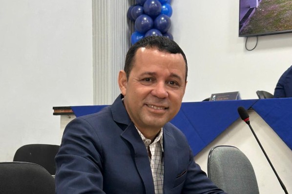 CÂMARA MUNICIPAL DE AÇAILÂNDIA APROVA REQUERIMENTO PARA TROCA DA TUBULAÇÃO DE ÁGUA NA VILA SÃO...