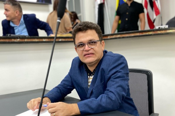 CÂMARA APROVA REFORMA E ILUMINAÇÃO NATALINA NO DISTRITO DO PEQUIÁ